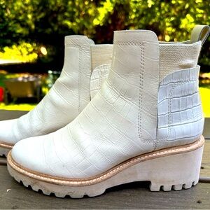 Huey bootie in croco white, size 9, Dolce Vita